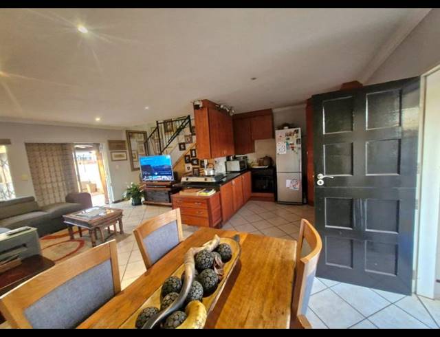 2 BEDROOM TOWNHOUSE FOR SALE IN ANNLIN